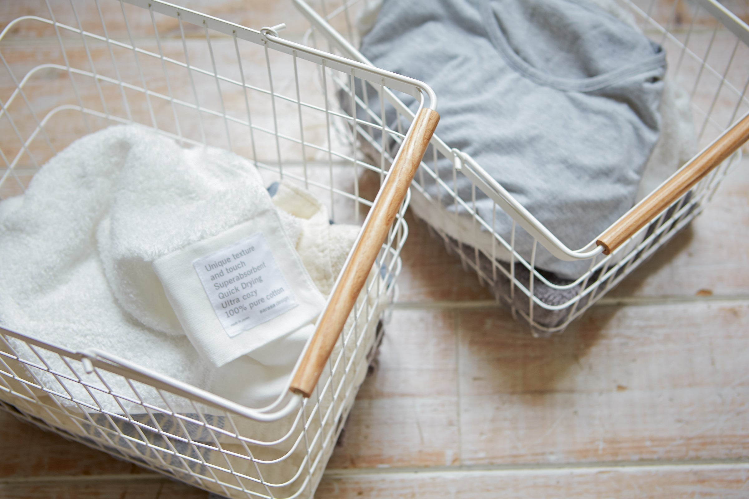 Junips | Wire basket - Two sizes - Steel + Wood