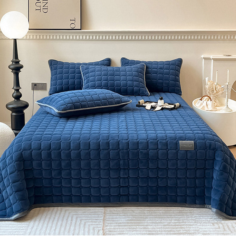 Junips | Modern Soft Throw Blanket with Square Texture – Stylish Fluffy Bed & Sofa Cover