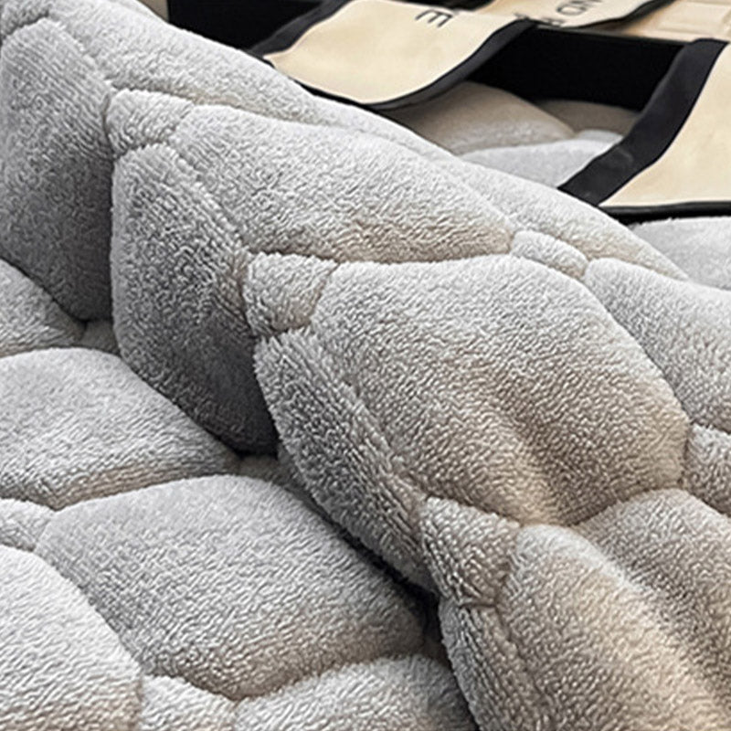 Junips | Modern Soft Throw Blanket with Square Texture – Stylish Fluffy Bed & Sofa Cover