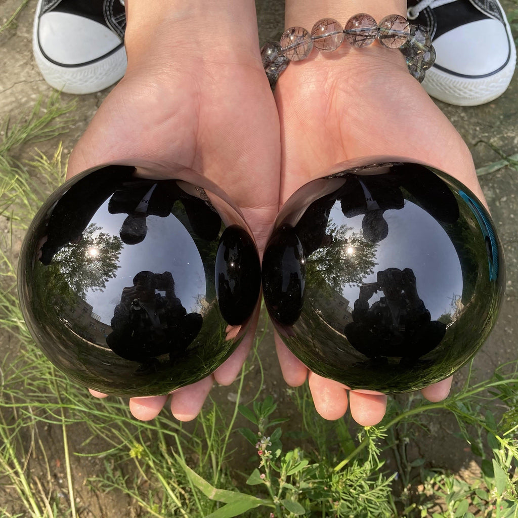 Junips | Obsidian Crystal Ball Decoration