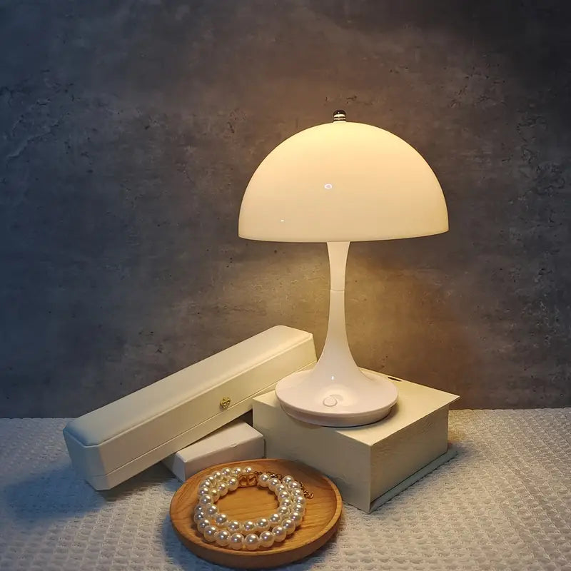 Junips | NordGlow | Luxurious and Modern Table Lamp