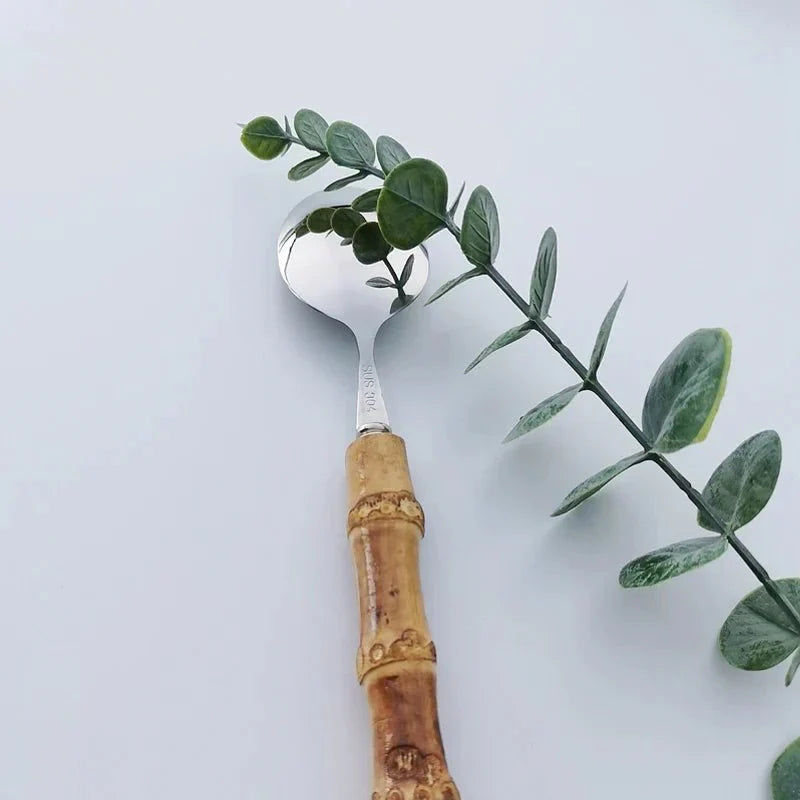 Junips | Bamboo Handle Cutlery Set Made of Stainless Steel