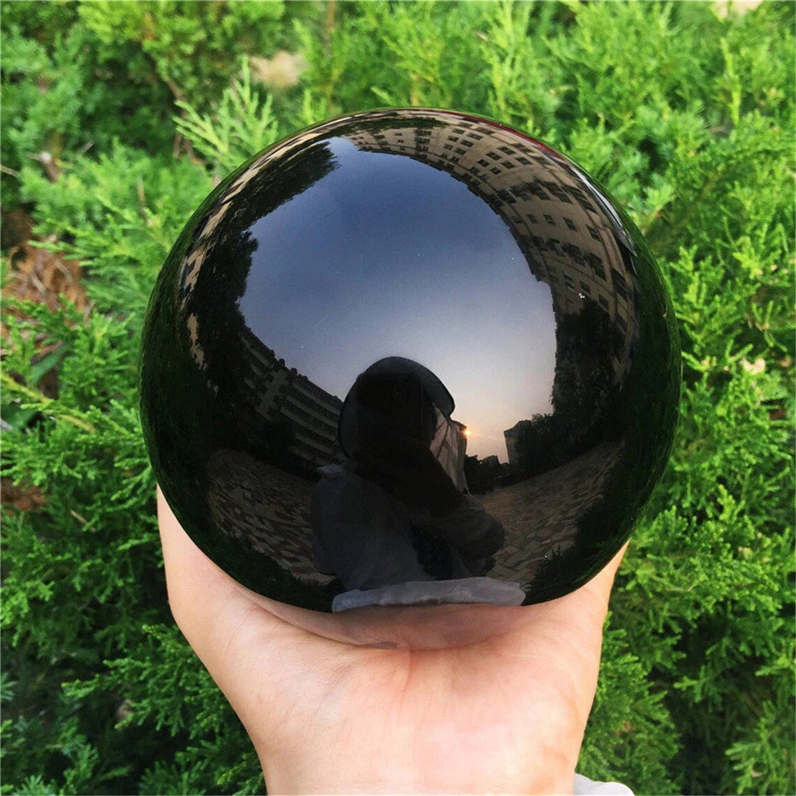 Junips | Obsidian Crystal Ball Decoration