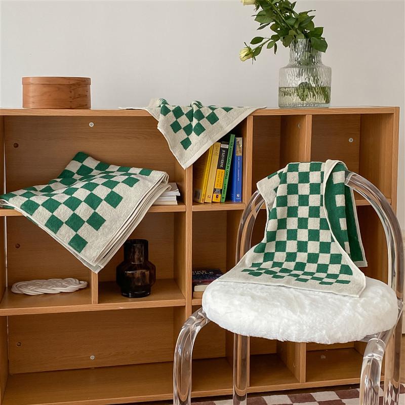 Junips | Checkerboard Plus Towel Collection