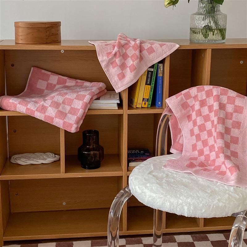 Junips | Checkerboard Plus Towel Collection