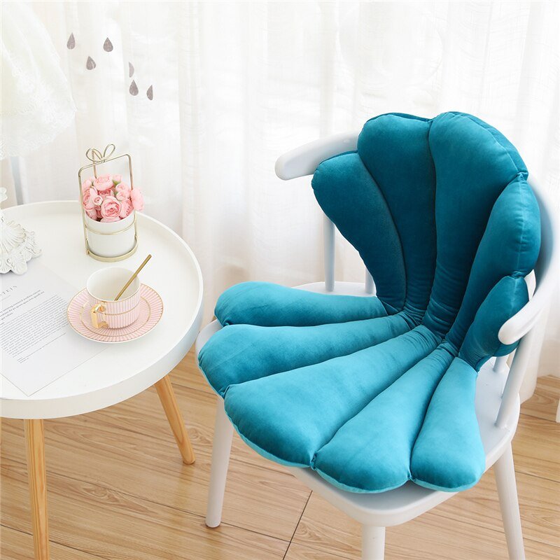 Junips | Chic Velvet Shell Cushion - Luxurious and Stylish Cushion for Living Room, Bedroom
