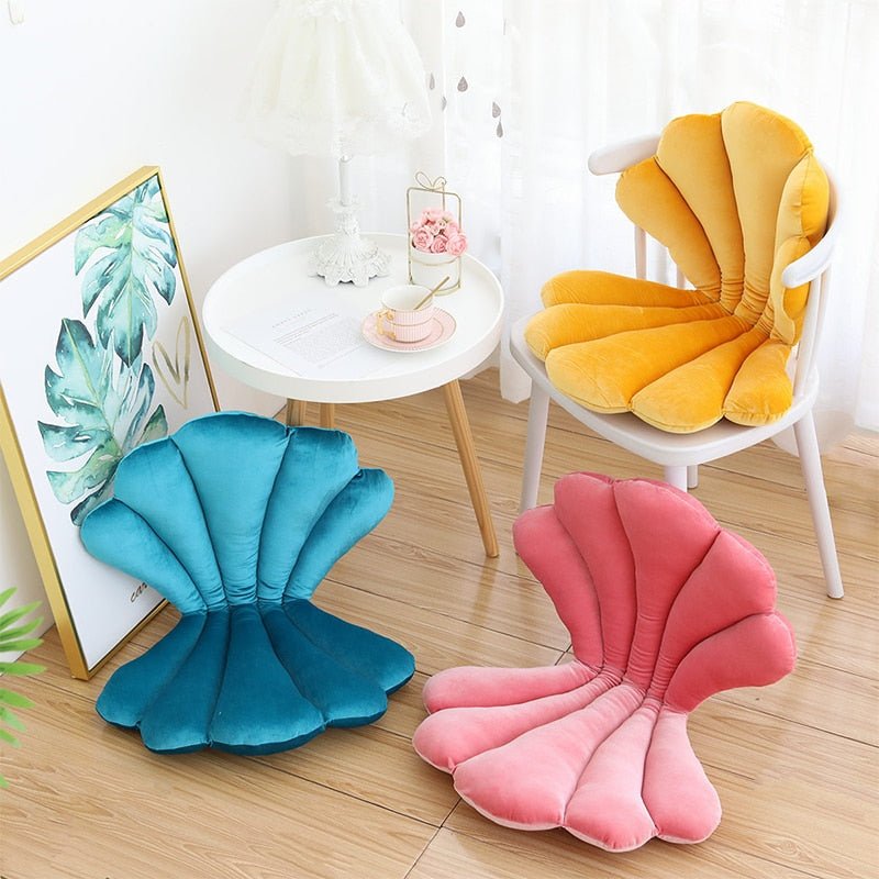 Junips | Chic Velvet Shell Cushion - Luxurious and Stylish Cushion for Living Room, Bedroom