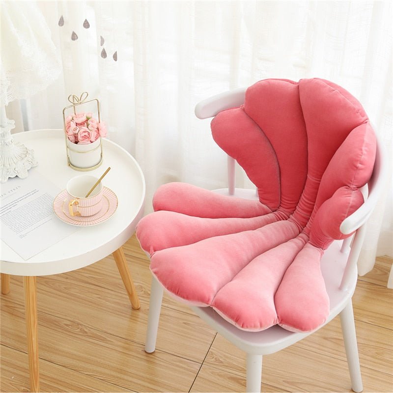 Junips | Chic Velvet Shell Cushion - Luxurious and Stylish Cushion for Living Room, Bedroom