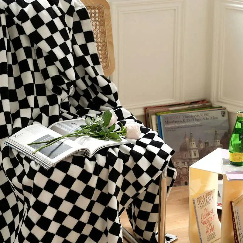 Junips | Classic Checkered Pattern Sofa Blanket