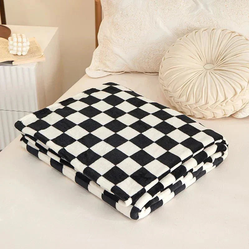 Junips | Classic Checkered Pattern Sofa Blanket