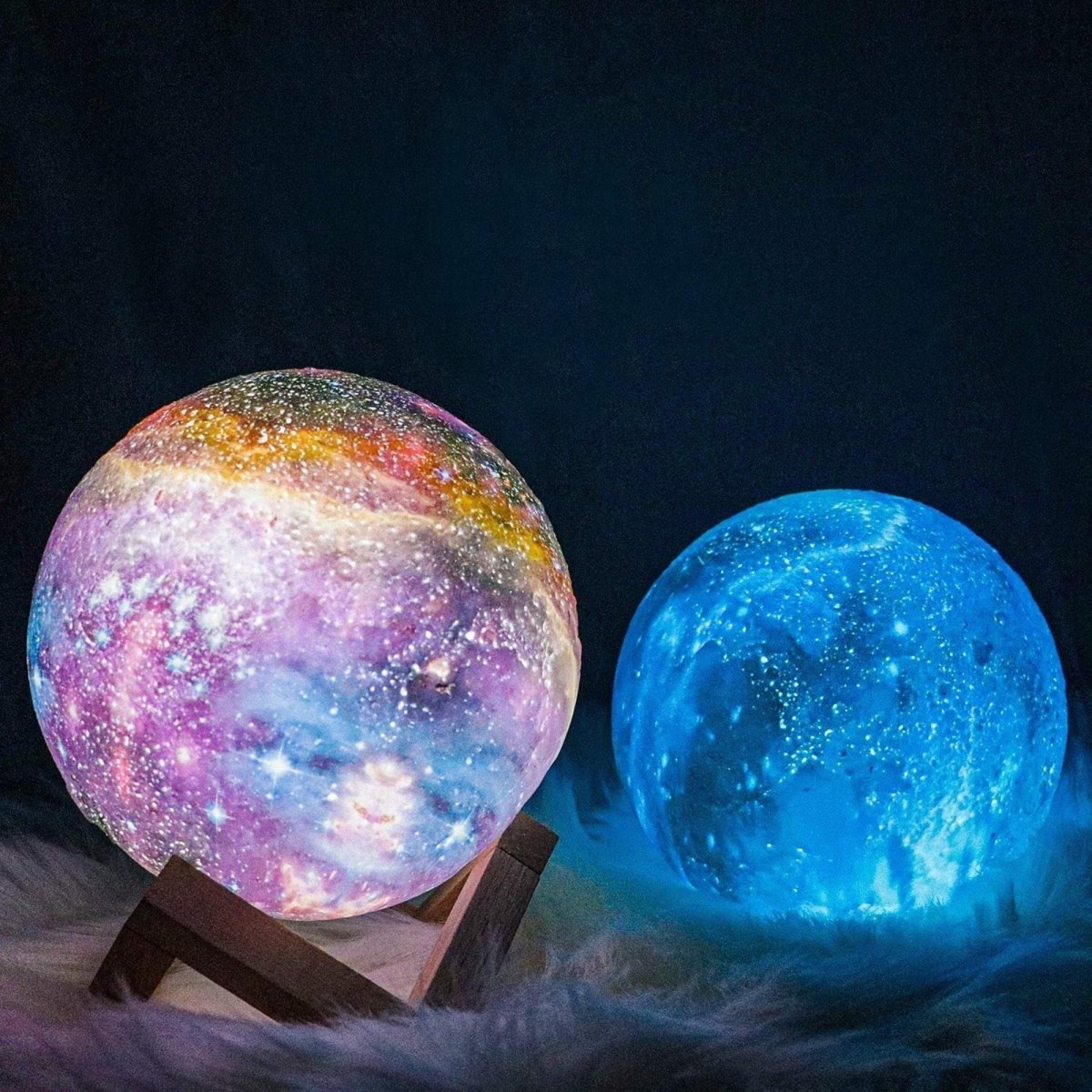 Junips | CosmoShine – Multicolor Moon Night Light with Remote Control