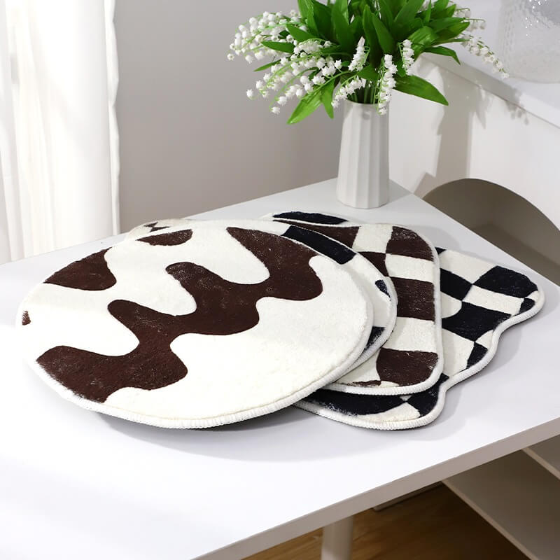 Junips | Curvy Checker Mini Tufted Carpet
