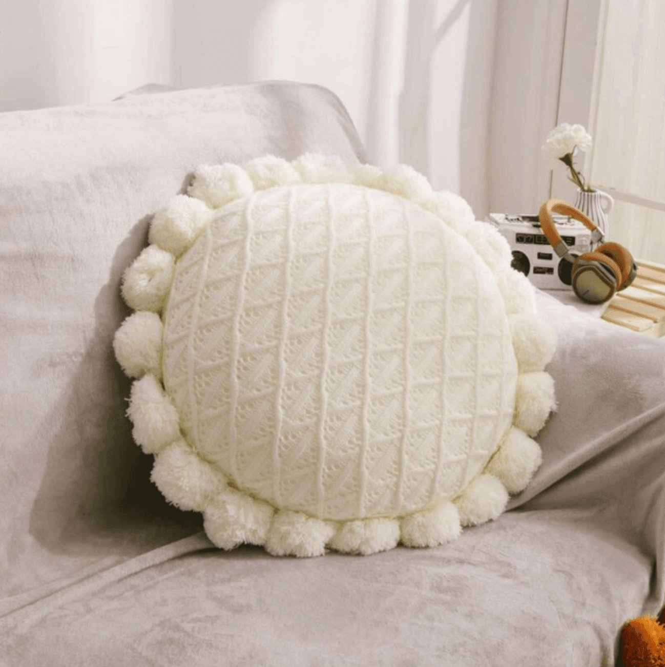 Junips | Sweet Pom Pom Tassel Round Cushion