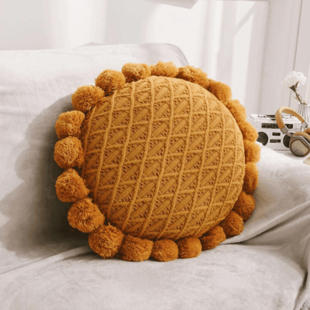 Junips | Sweet Pom Pom Tassel Round Cushion