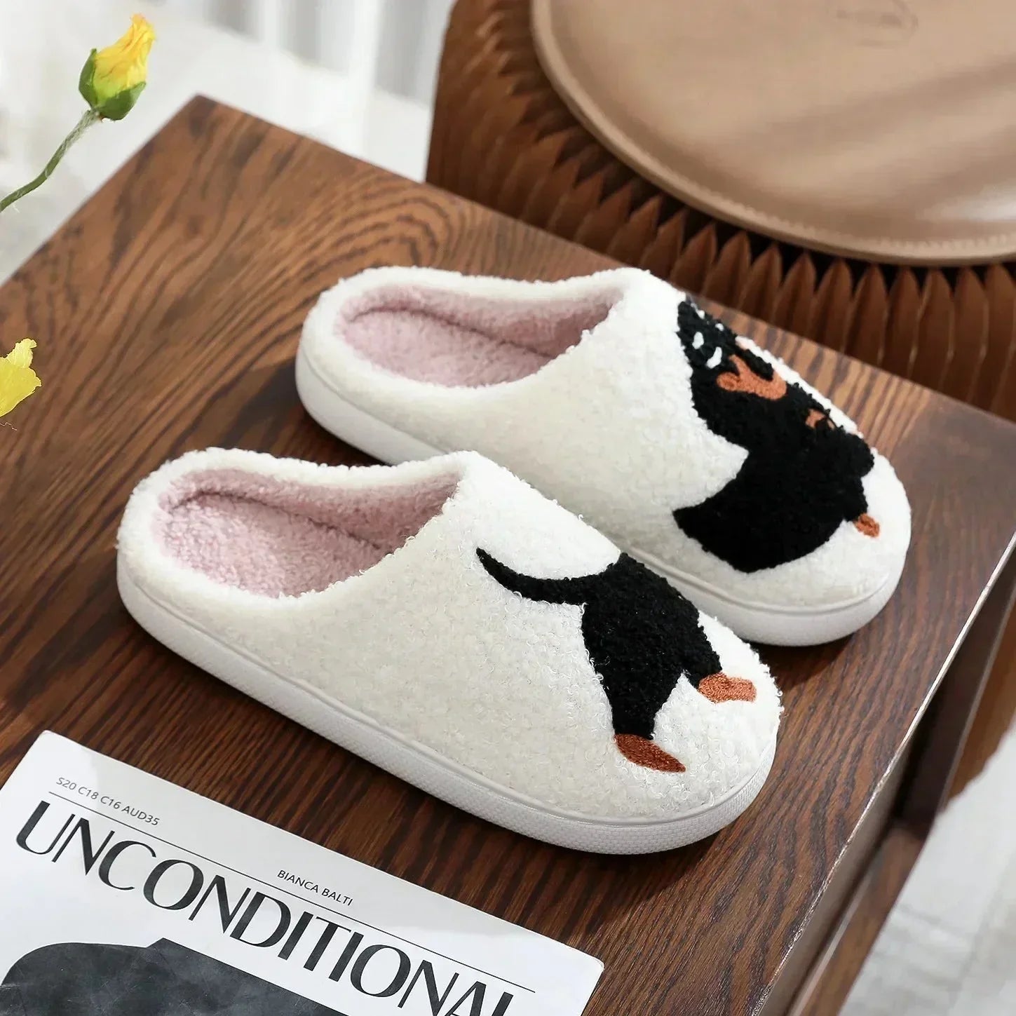 Junips | Dachshund Wursthund Slippers