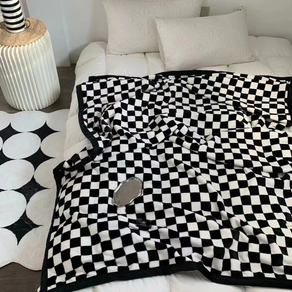 Junips | PlaidComfort | Flannel blanket checked