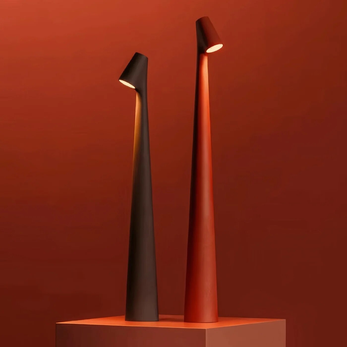 Junips | Table Lamp Modern Red Metal LED Light