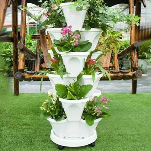 Junips | Vertical Garden - PlantStack - Space-saving - Green Grid Solution