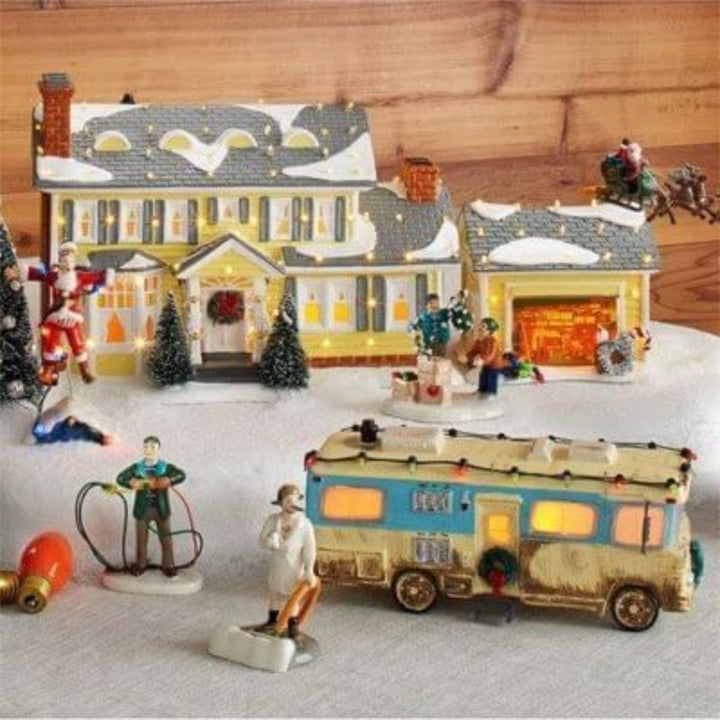 Junips | National Lampoon’s Christmas Vacation-Inspired Ceramic Village