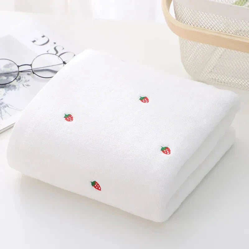 Junips | Strawberry Bath Towels