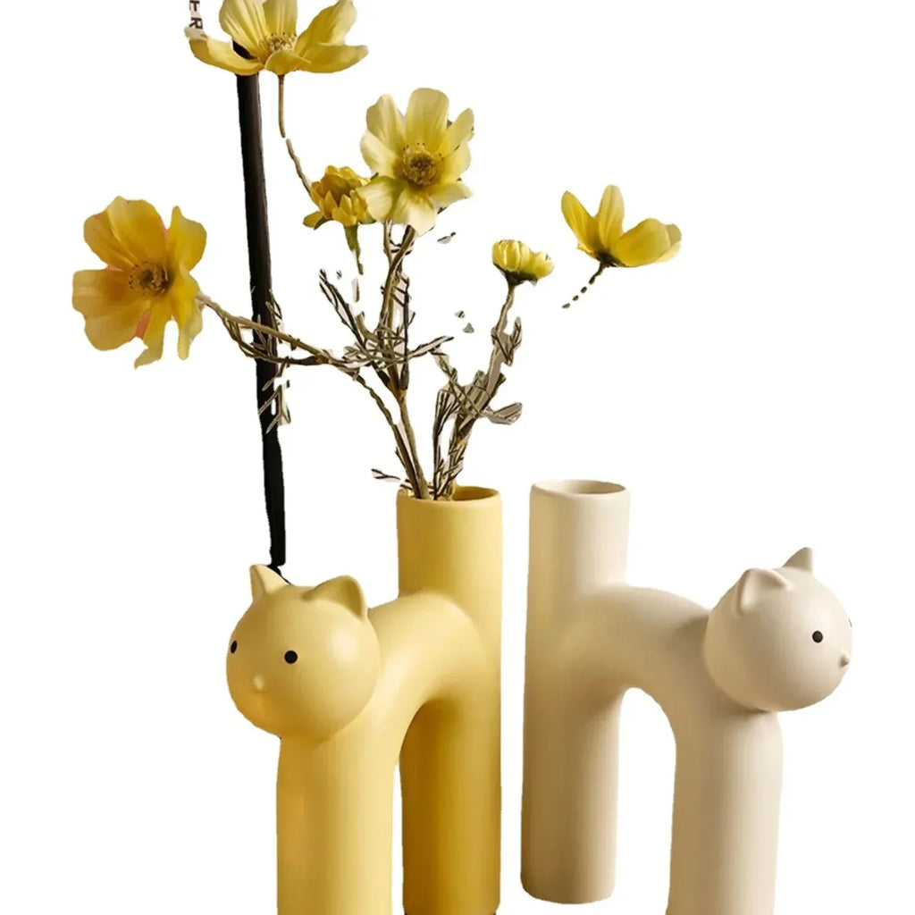 Junips | Matte Kitten Flower Vase