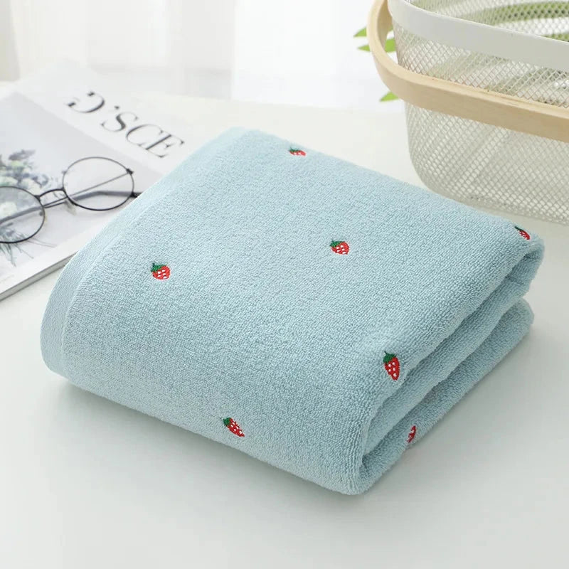 Junips | Strawberry Bath Towels