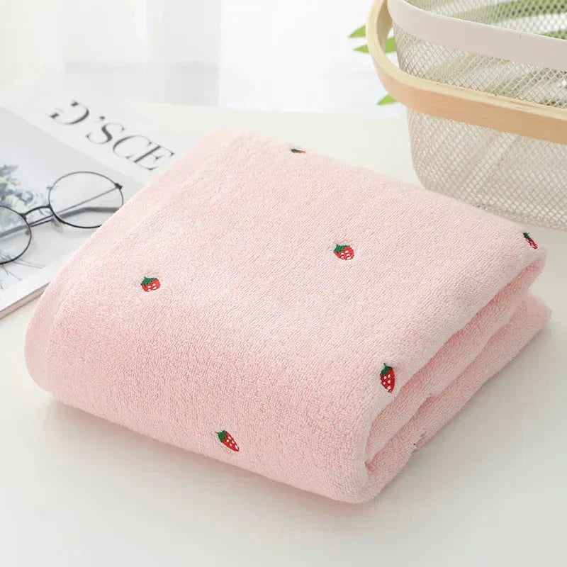 Junips | Strawberry Bath Towels