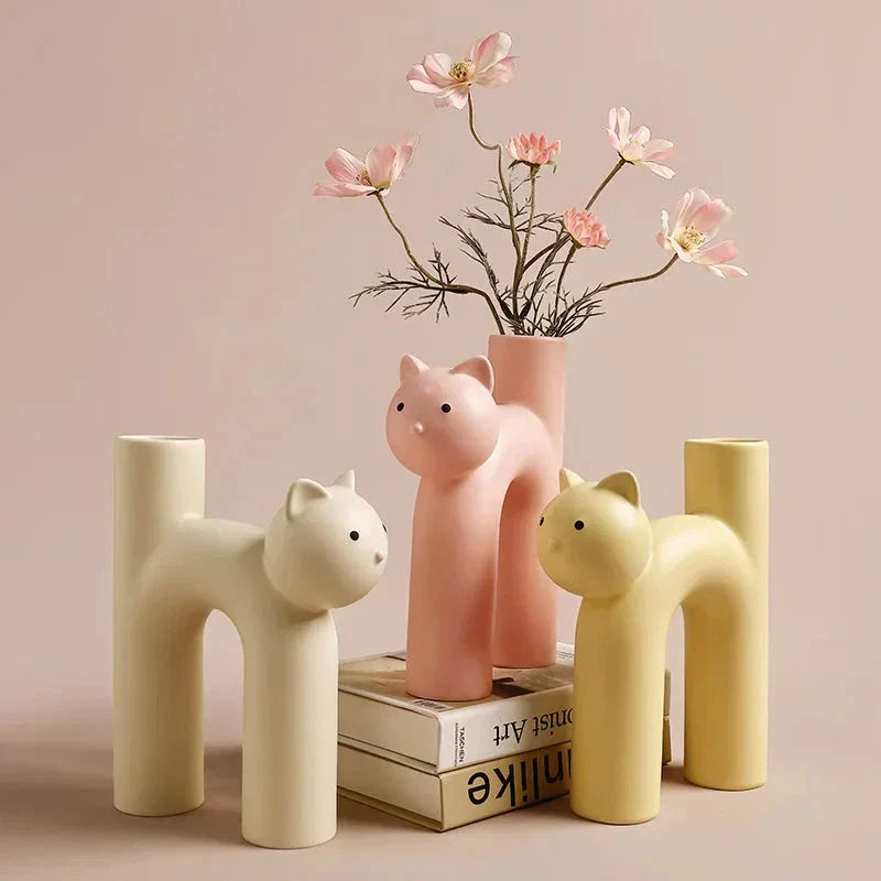 Junips | Matte Kitten Flower Vase