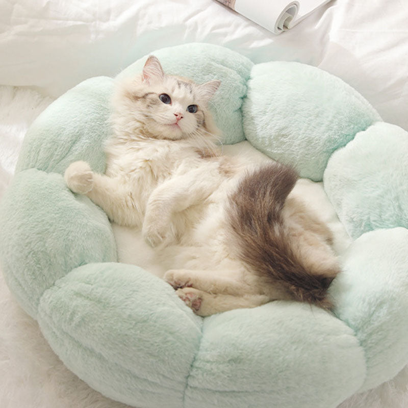 Junips | Deep Sleep Flower Shape Cat Bed