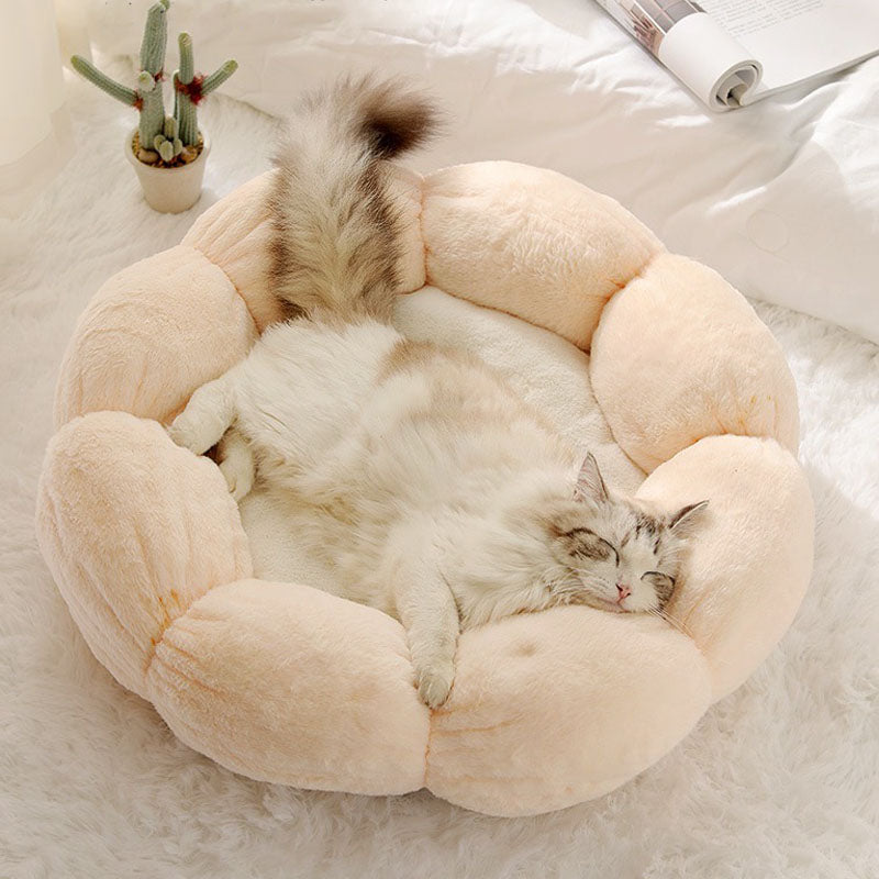 Junips | Deep Sleep Flower Shape Cat Bed
