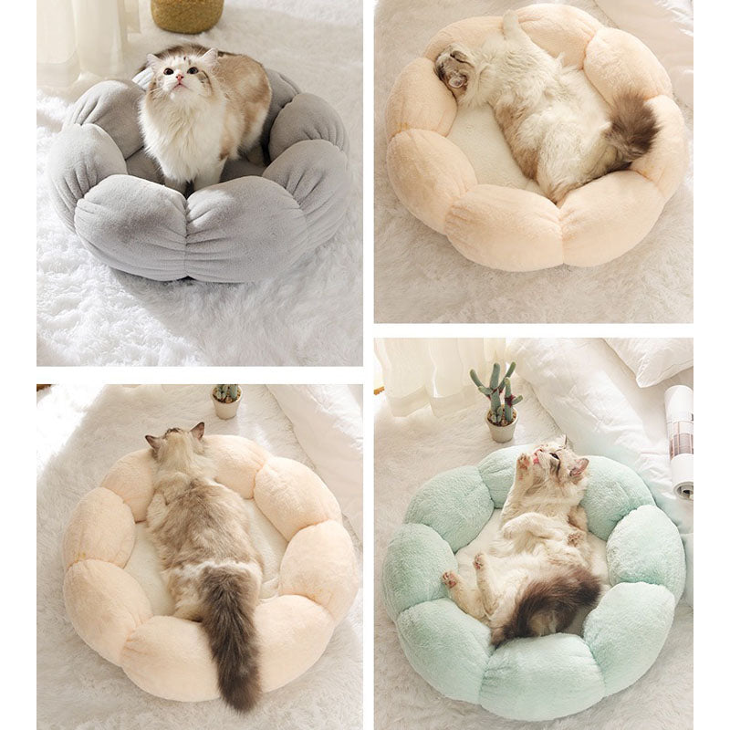 Junips | Deep Sleep Flower Shape Cat Bed