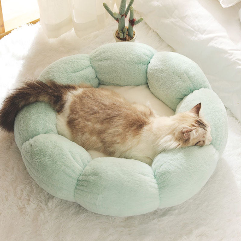 Junips | Deep Sleep Flower Shape Cat Bed