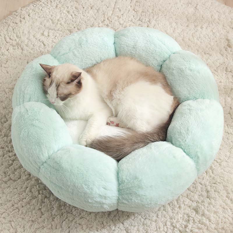 Junips | Deep Sleep Flower Shape Cat Bed
