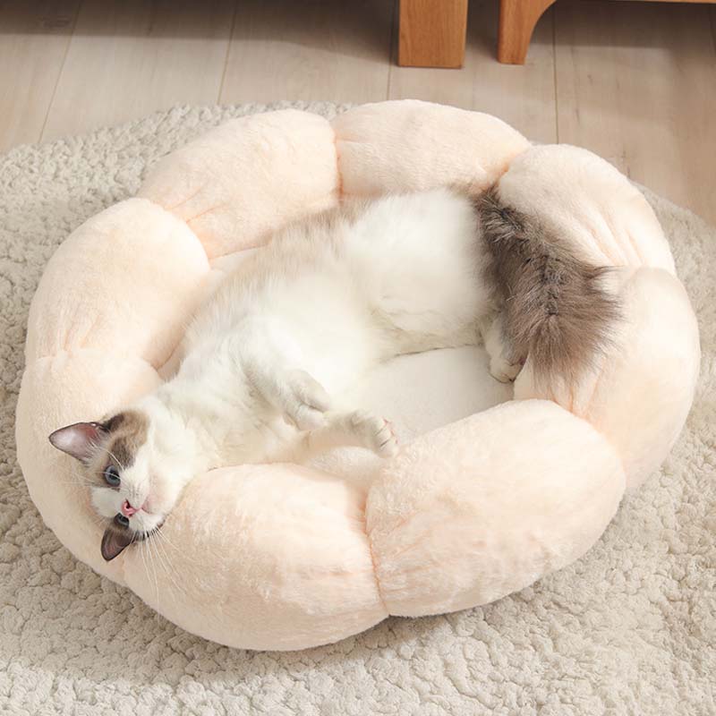 Junips | Deep Sleep Flower Shape Cat Bed