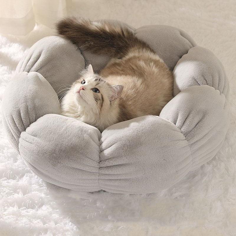 Junips | Deep Sleep Flower Shape Cat Bed