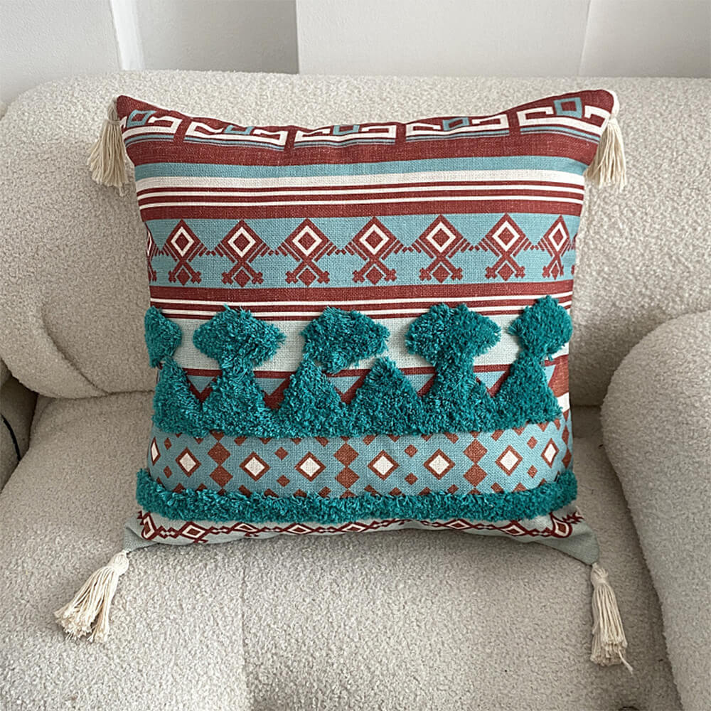 Junips | Moroccan inspired decorative throw pillow with tassel