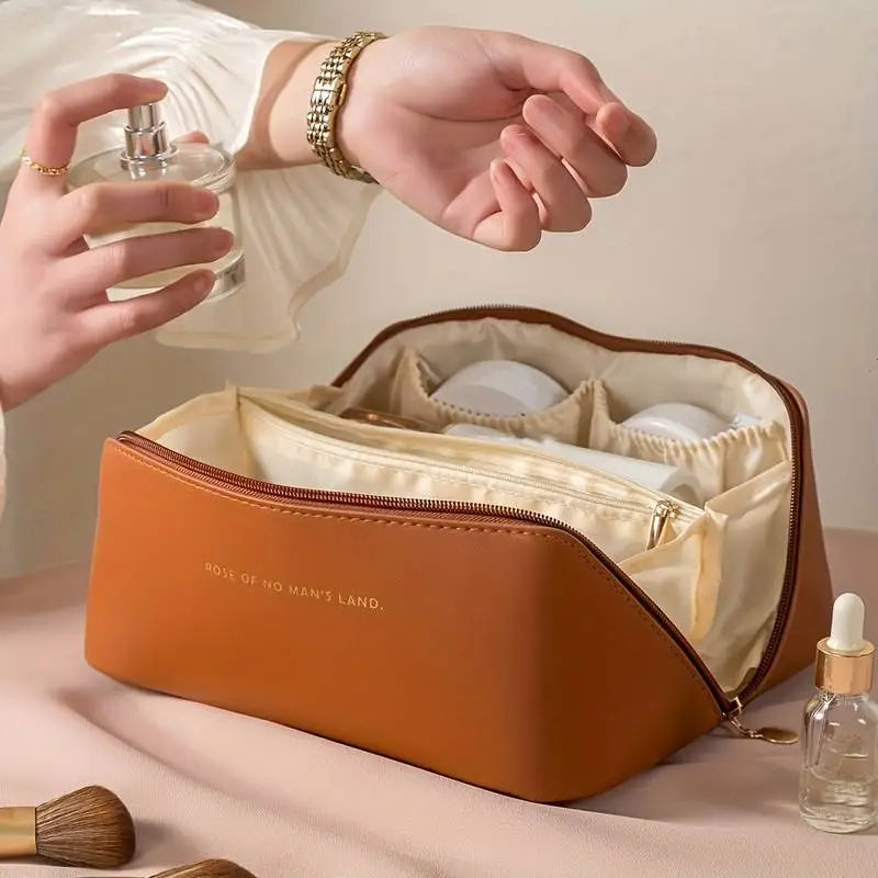 Junips | GlamourBox - Elegant cosmetic bag with large capacity