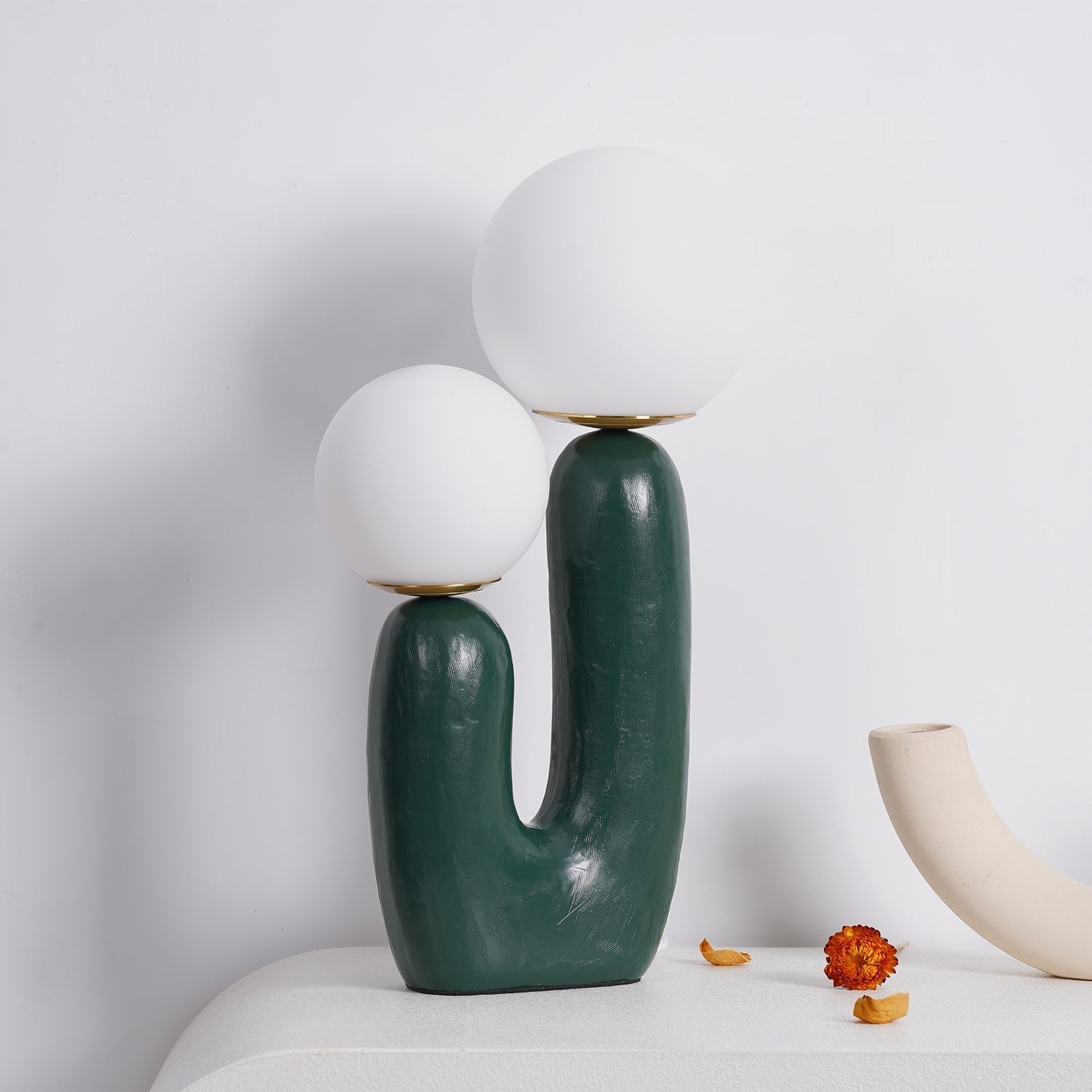 Junips | Contemporary Style Table Lamp with Natural Accent