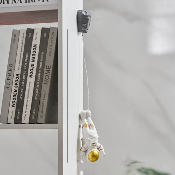 Junips | Astronaut Climber Wall Decoration Figures