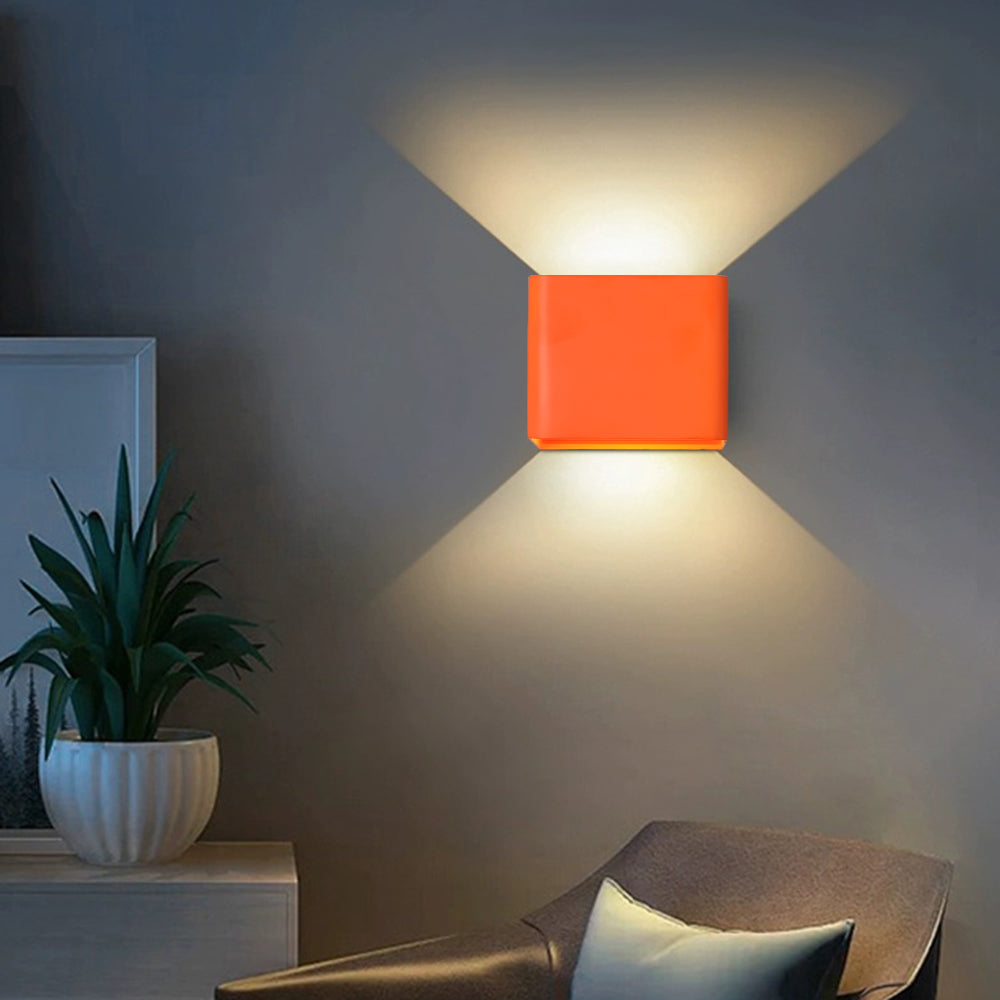 Junips | OrrSquare – Modern square wall lamp for stylish lighting