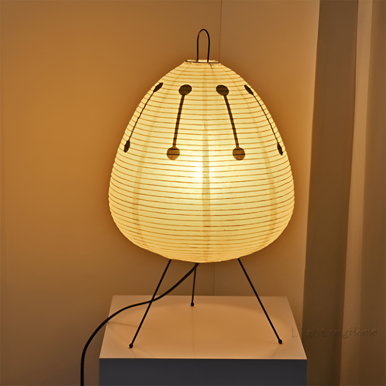 Junips | ZenLoom – Luxurious table lamp with Japanese Wabi-Sabi design for gentle light
