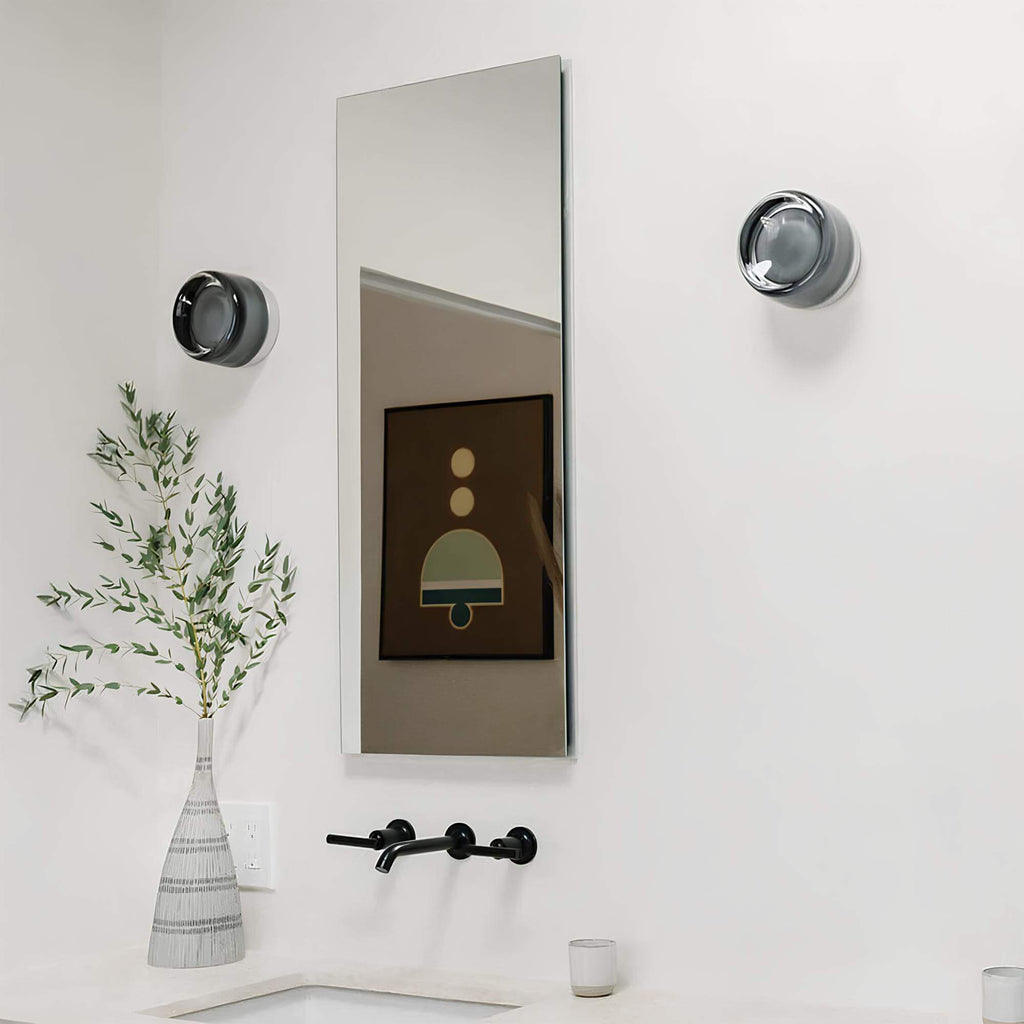 Junips | Elegant Wall Lamp for Contemporary Interior