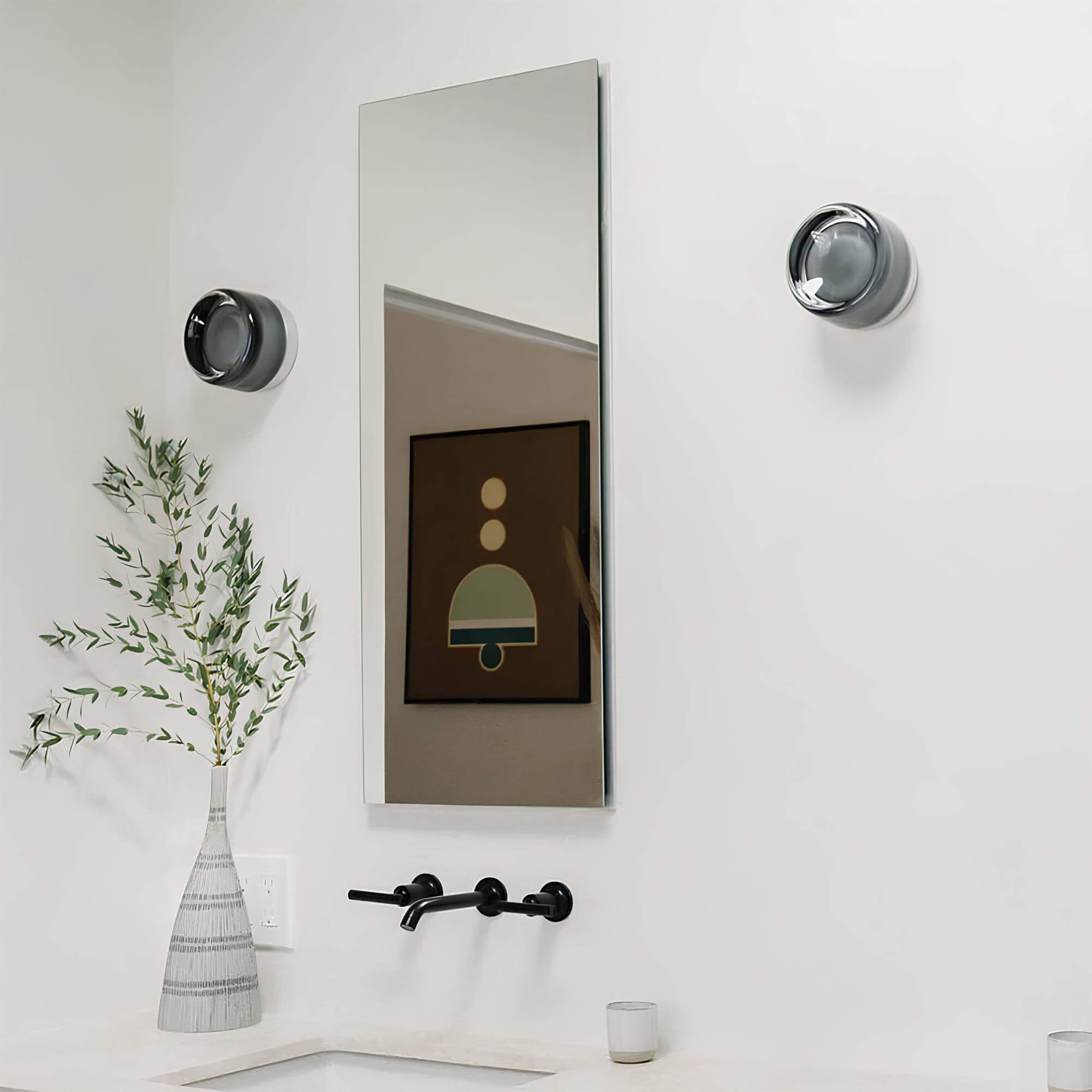 Junips | Elegant Wall Lamp for Contemporary Interior