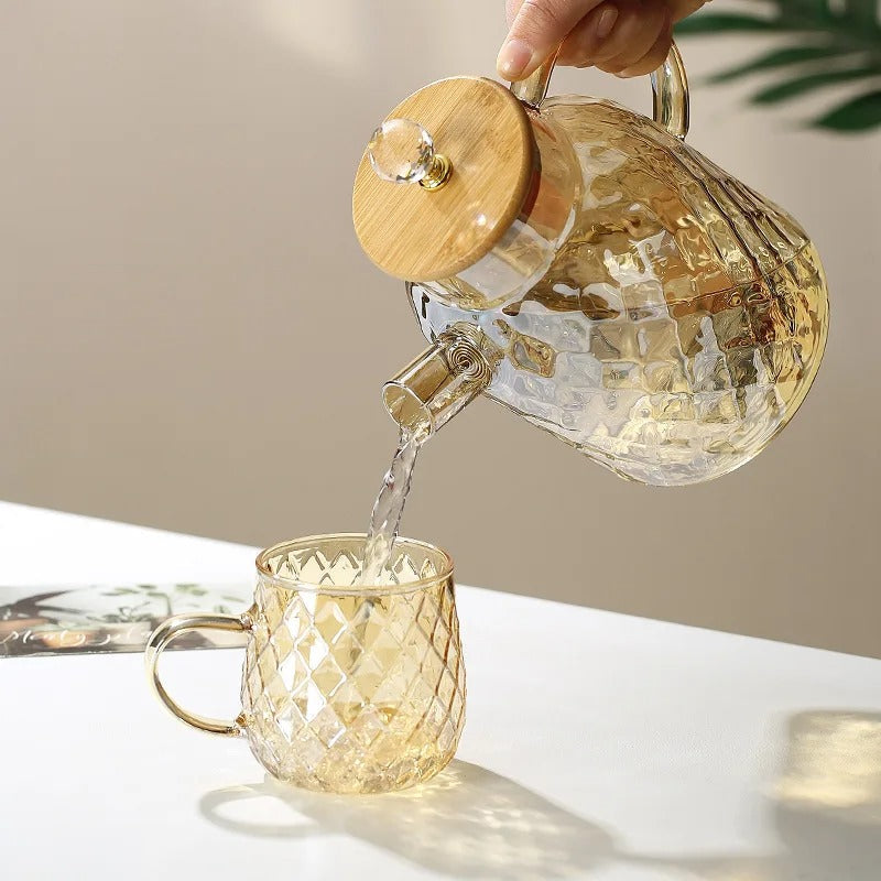 Junips | Classic Crystal Teapot | Glass & Wood