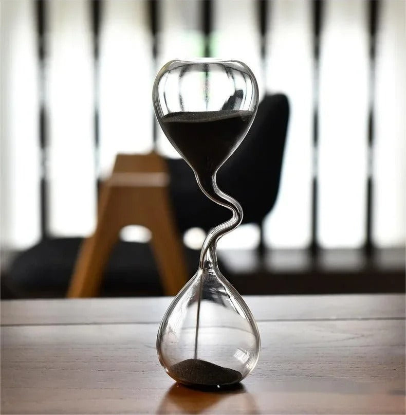 Junips | Curvy Black Hourglass | Glass