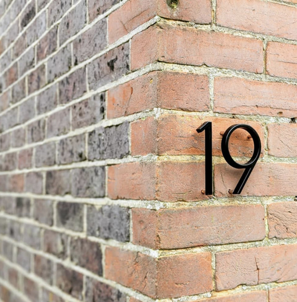 Junips | Black House Numbers