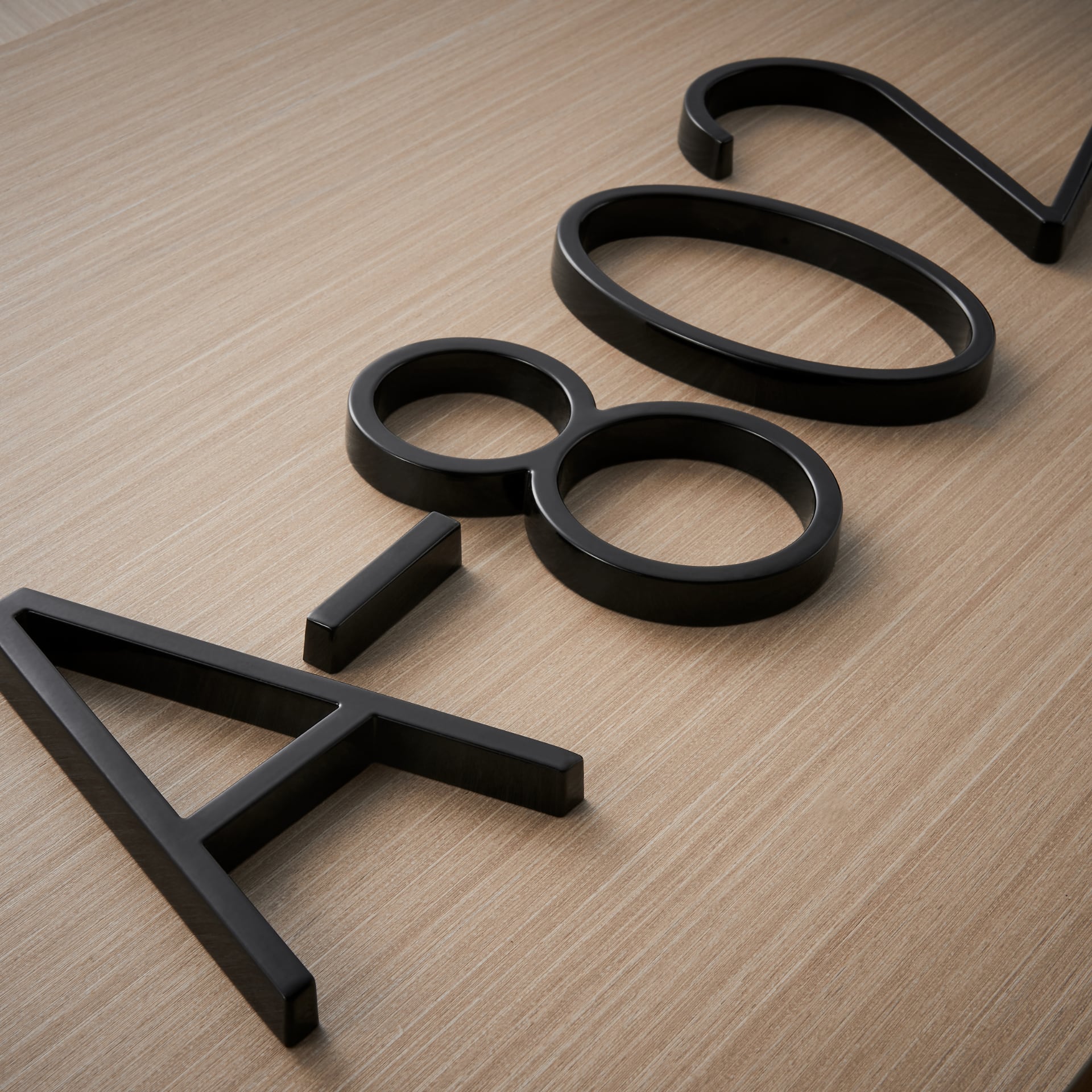 Junips | Black House Numbers