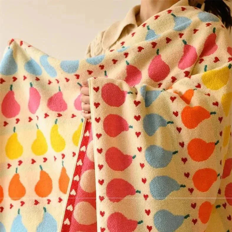 Junips | Soft children's towel made of cotton with pear motif