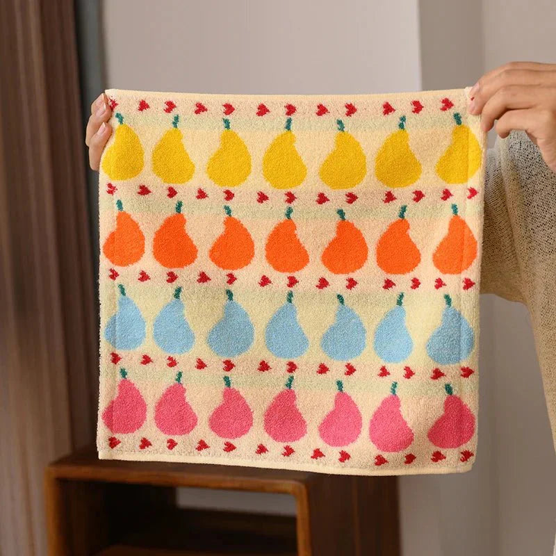 Junips | Soft children's towel made of cotton with pear motif