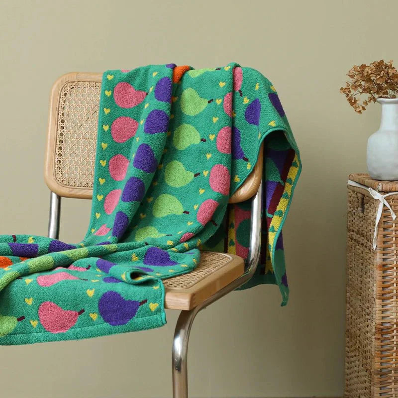 Junips | Soft children's towel made of cotton with pear motif